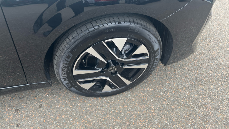 Peugeot 208 1.2 PureTech 100 Allure 5dr Petrol Hatchback